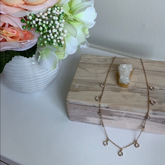 🌸2/$20🌸Forever 21 Gold and Crystal Drop Necklace - Picture 1 of 5